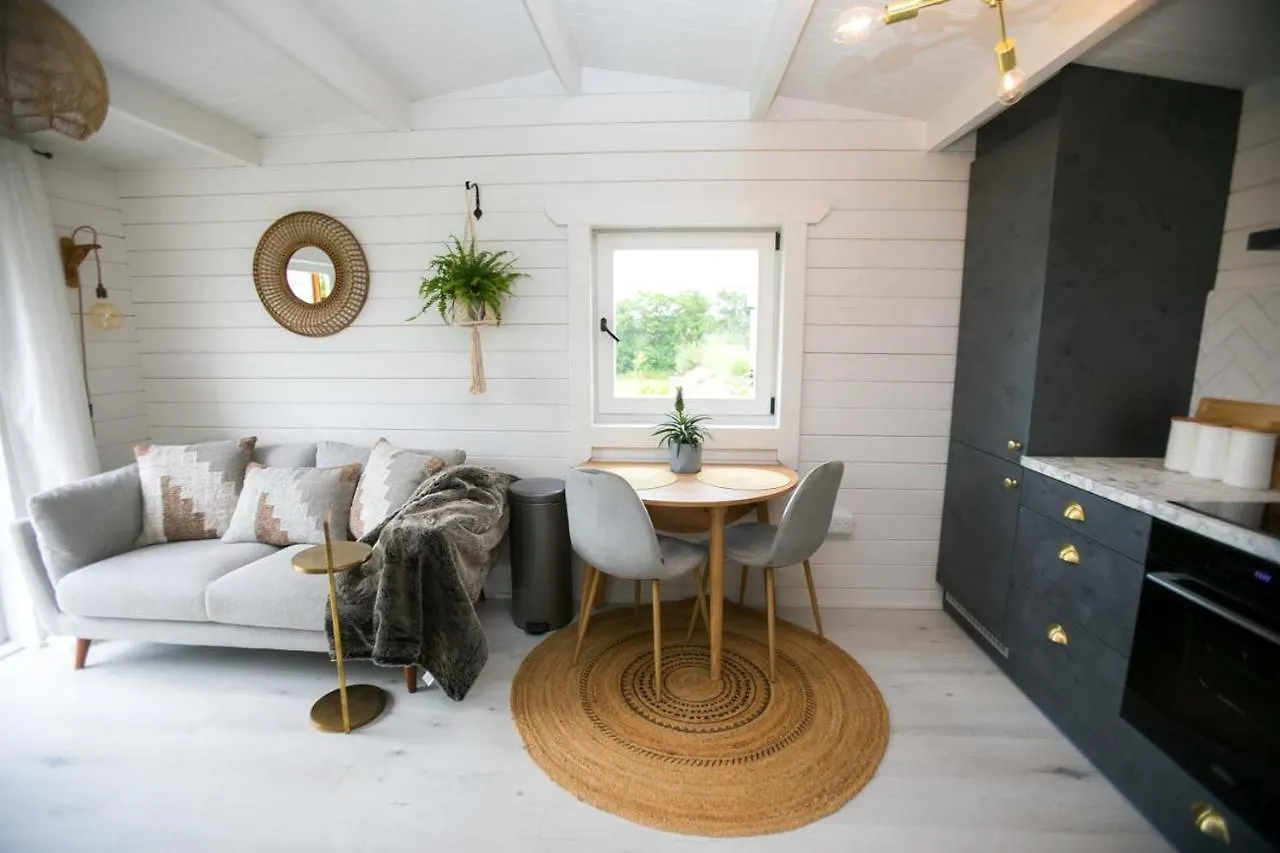 Chalet The Paddocks Cabin - Stylish, Cozy & Private Killarney Ireland
