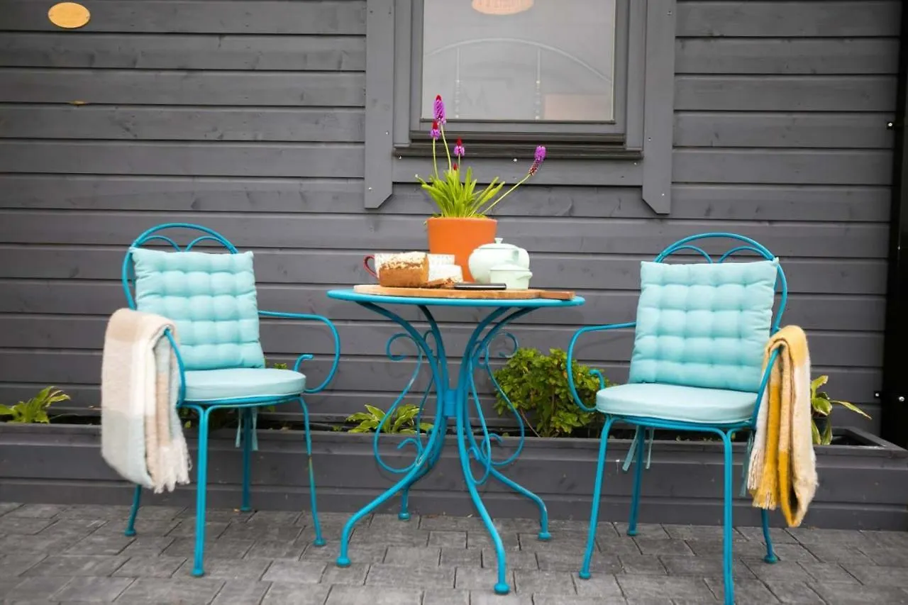The Paddocks Cabin - Stylish, Cozy & Private Killarney Ireland